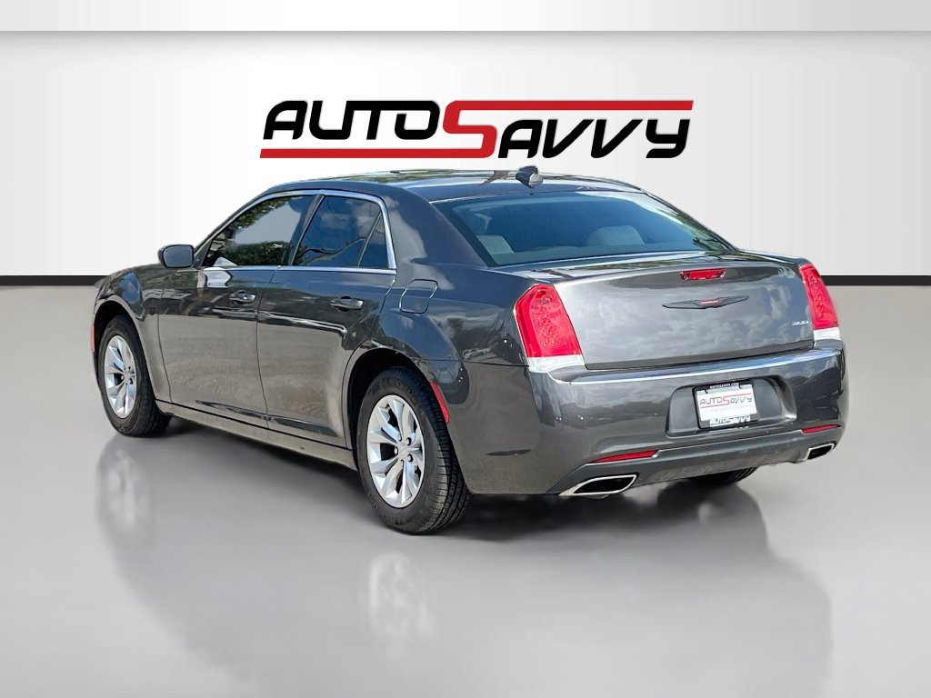 Used 2023 Chrysler 300 Touring RWD image 5