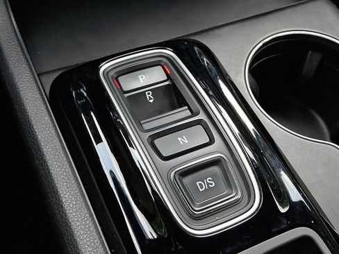 Certified 2025 Honda Pilot Sport image 16