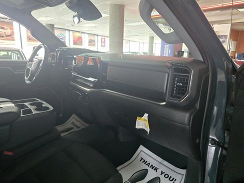 Used 2025 Chevrolet Silverado 1500 LT AWD/4WD image 13
