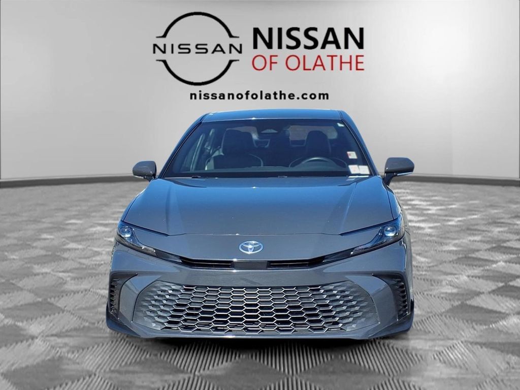 Used 2025 Toyota Camry SE FWD image 33