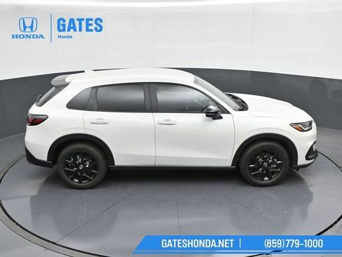 Used 2025 Honda HR-V Sport image 43