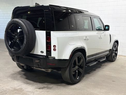 Used 2023 Land Rover Defender 110 X-Dynamic SE image 7