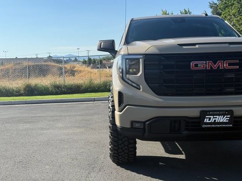 Used 2023 GMC Sierra 1500 Elevation AWD/4WD image 4