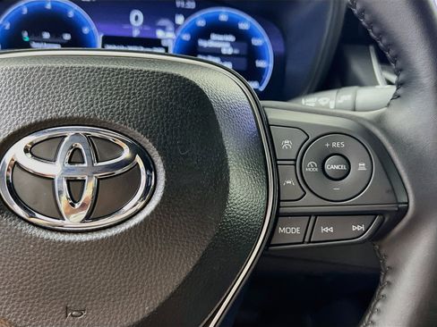 Used 2026 Toyota Corolla SE w/ SE Package FWD image 19