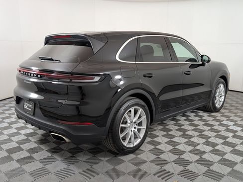 Used 2024 Porsche Cayenne image 10