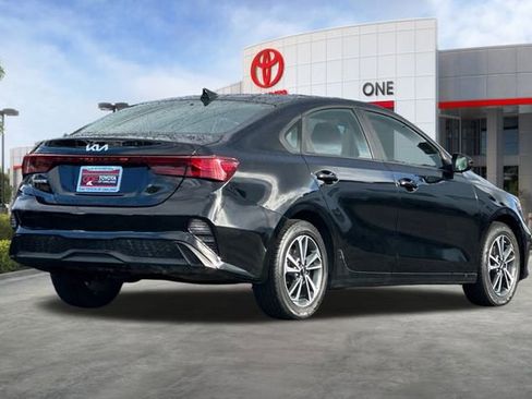 Used 2024 Kia Forte LXS image 4