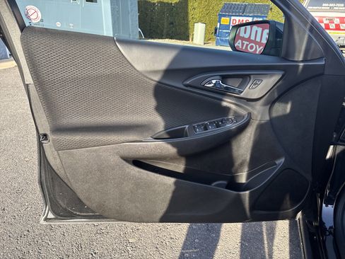 Used 2024 Chevrolet Malibu LT image 12