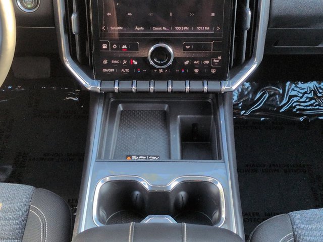 Used 2025 GMC Acadia Elevation FWD image 18