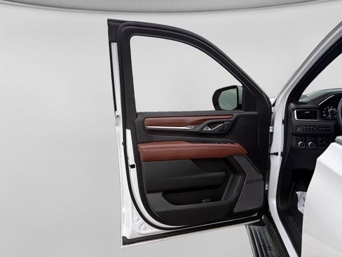 Used 2023 GMC Yukon Denali Ultimate AWD/4WD image 19
