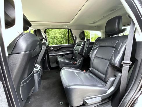 Used 2025 Lincoln Navigator Reserve AWD/4WD image 24