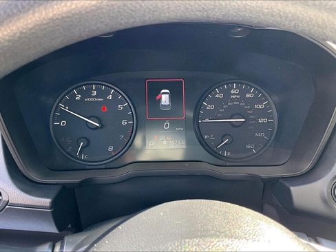 Certified 2025 Subaru Impreza 2.0i image 8