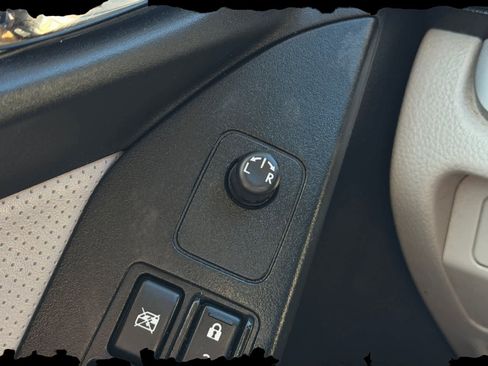 Used 2015 Subaru Forester 2.5i Limited image 17