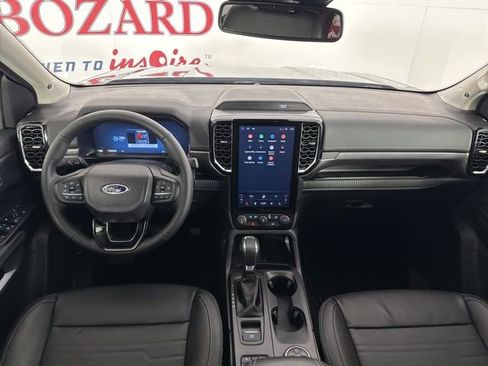 Used 2025 Ford Ranger Lariat w/ Trailer Tow Package image 12