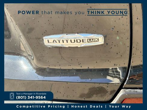 Used 2021 Jeep Cherokee Latitude Lux w/ Comfort/Convenience Group image 5