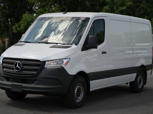 New 2025 Mercedes-Benz Sprinter 2500 image 3