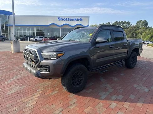 Used 2021 Toyota Tacoma TRD Pro AWD/4WD image 4