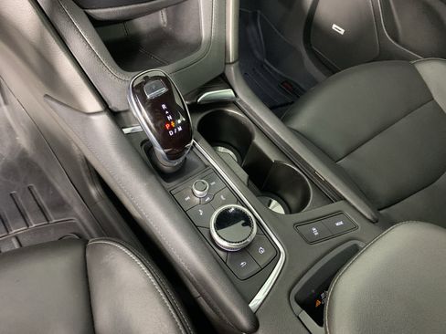 Used 2022 Cadillac XT6 Premium Luxury FWD image 25