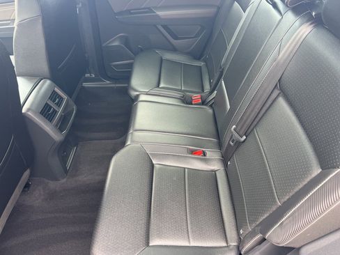 Used 2023 Volkswagen Atlas Cross Sport SE image 21