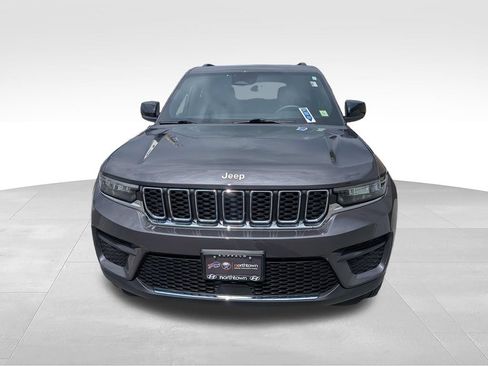 Used 2025 Jeep Grand Cherokee Laredo X w/ Luxury Tech Group I AWD/4WD image 6