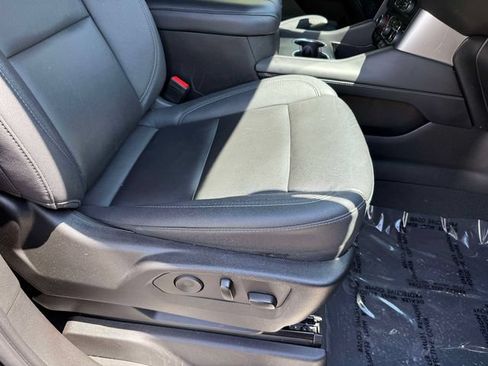 Used 2023 Chevrolet Tahoe LT w/ Luxury Package AWD/4WD image 17