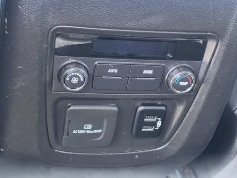 Used 2018 Buick Enclave Essence AWD/4WD image 23
