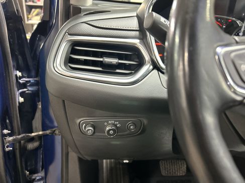 Used 2020 Chevrolet Equinox Premier image 19