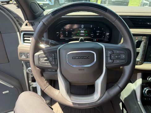 Used 2024 GMC Yukon Denali w/ Advanced Technology Package AWD/4WD image 24