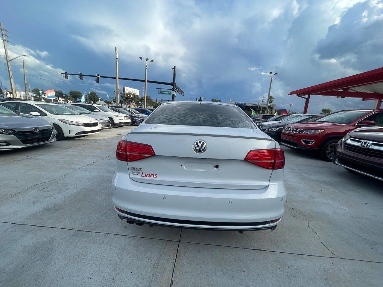 Used 2018 Volkswagen Jetta GLI FWD image 11