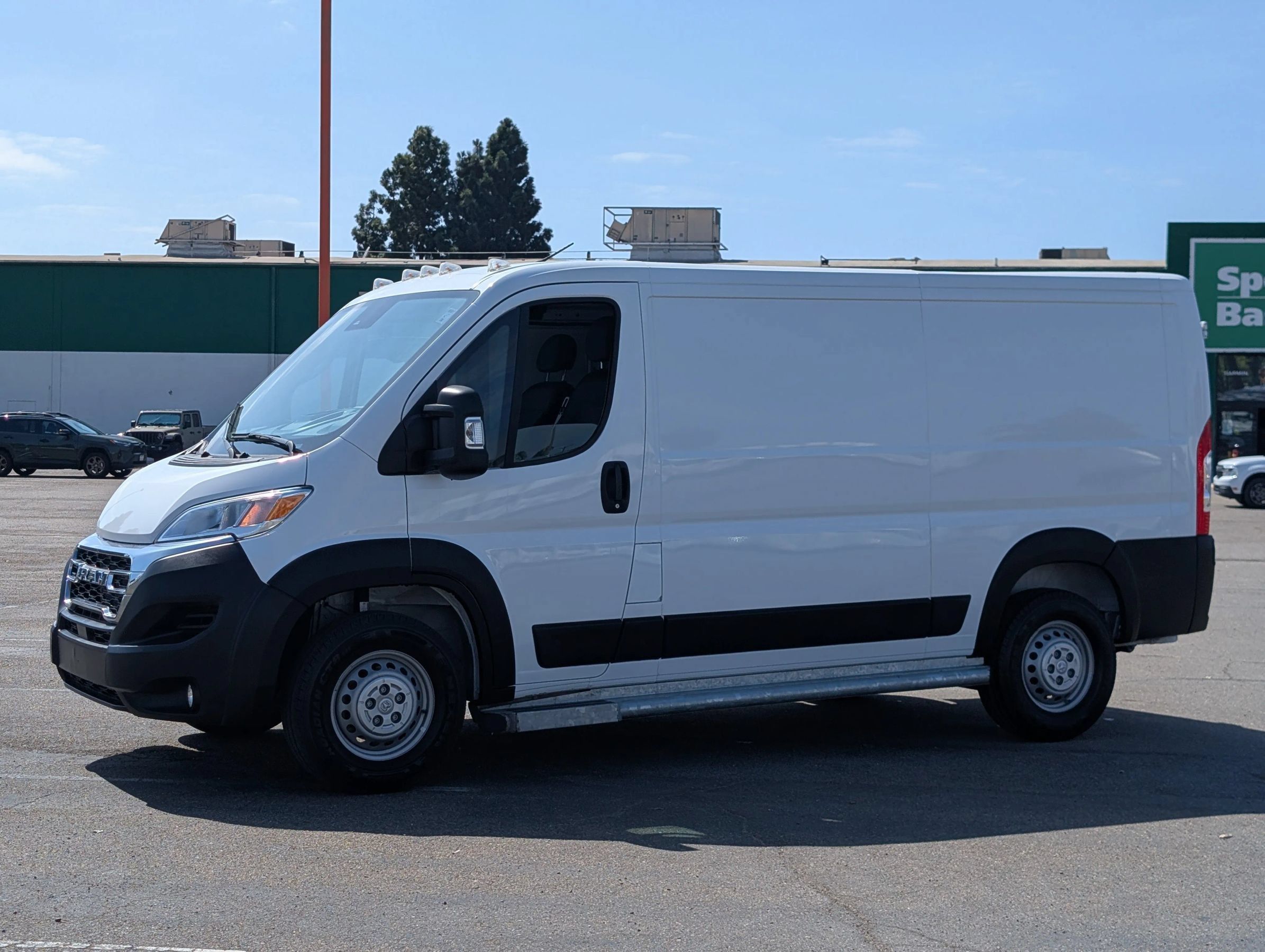 Used 2025 RAM ProMaster 2500 w/ U-Haul Equipment Group FWD image 3