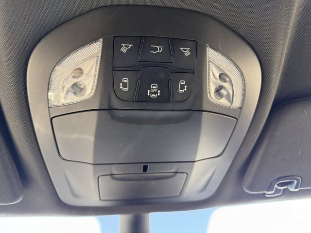 Used 2026 Chrysler Pacifica Select FWD image 27