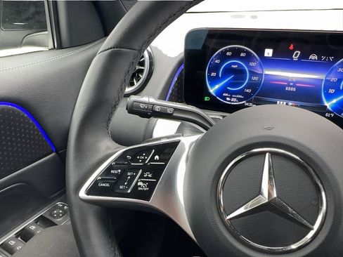 Used 2024 Mercedes-Benz EQB 300 4MATIC image 46
