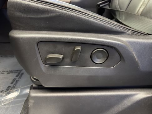 Used 2023 Chevrolet Silverado 1500 High Country w/ High Country Premium Package image 12