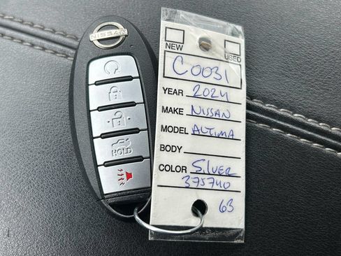 Used 2024 Nissan Altima 2.5 SV FWD image 35
