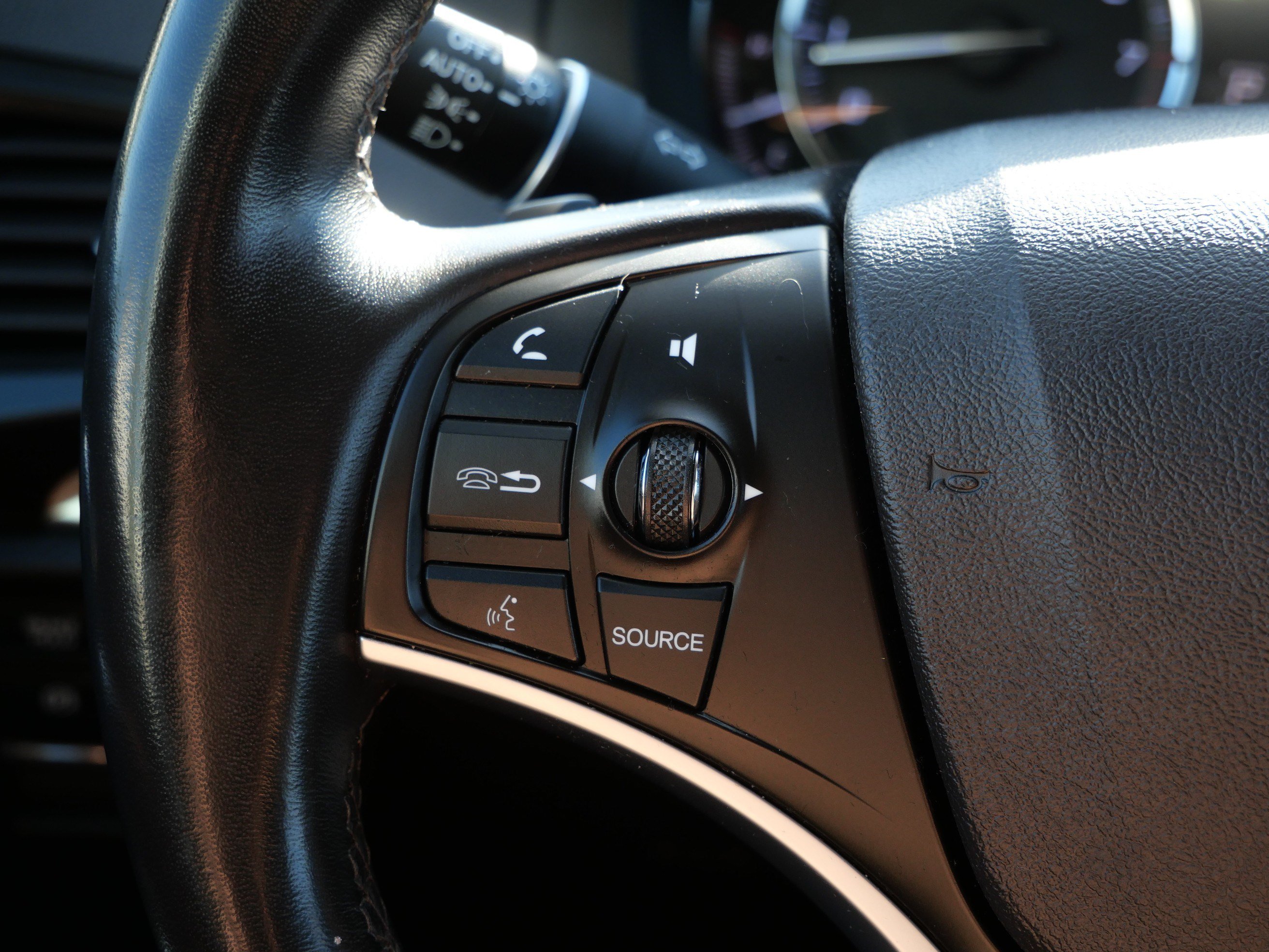 Used 2020 Acura MDX SH-AWD image 28