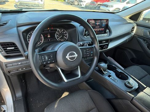 Used 2024 Nissan Rogue SV AWD/4WD image 24