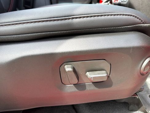 Used 2024 Jeep Wrangler Unlimited Rubicon w/ Technology Group image 39