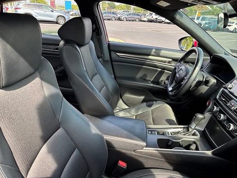 Used 2018 Honda Accord Sport image 22