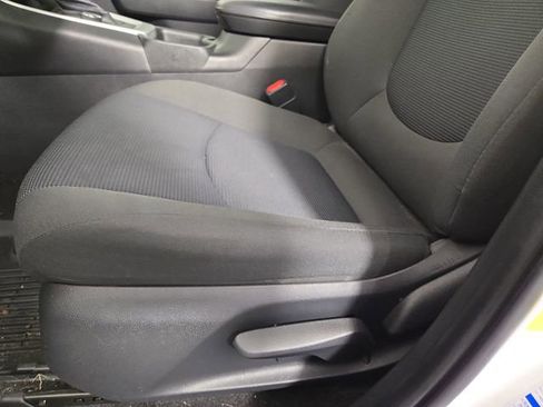 Used 2022 Toyota RAV4 LE image 29