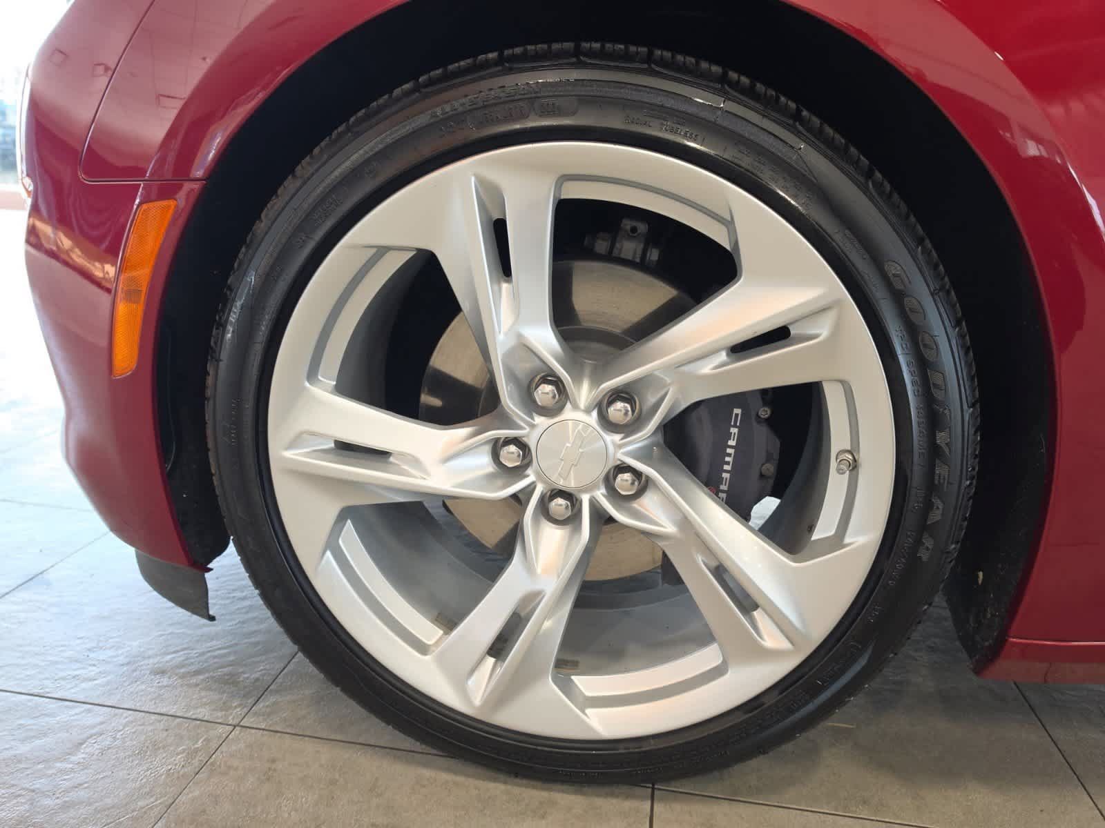Used 2021 Chevrolet Camaro LT RWD image 14