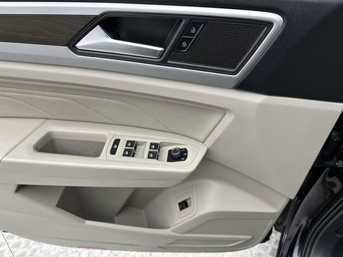 Used 2023 Volkswagen Atlas SE image 14