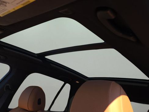 Used 2024 BMW X5 xDrive40i w/ Parking Assistance Package image 33