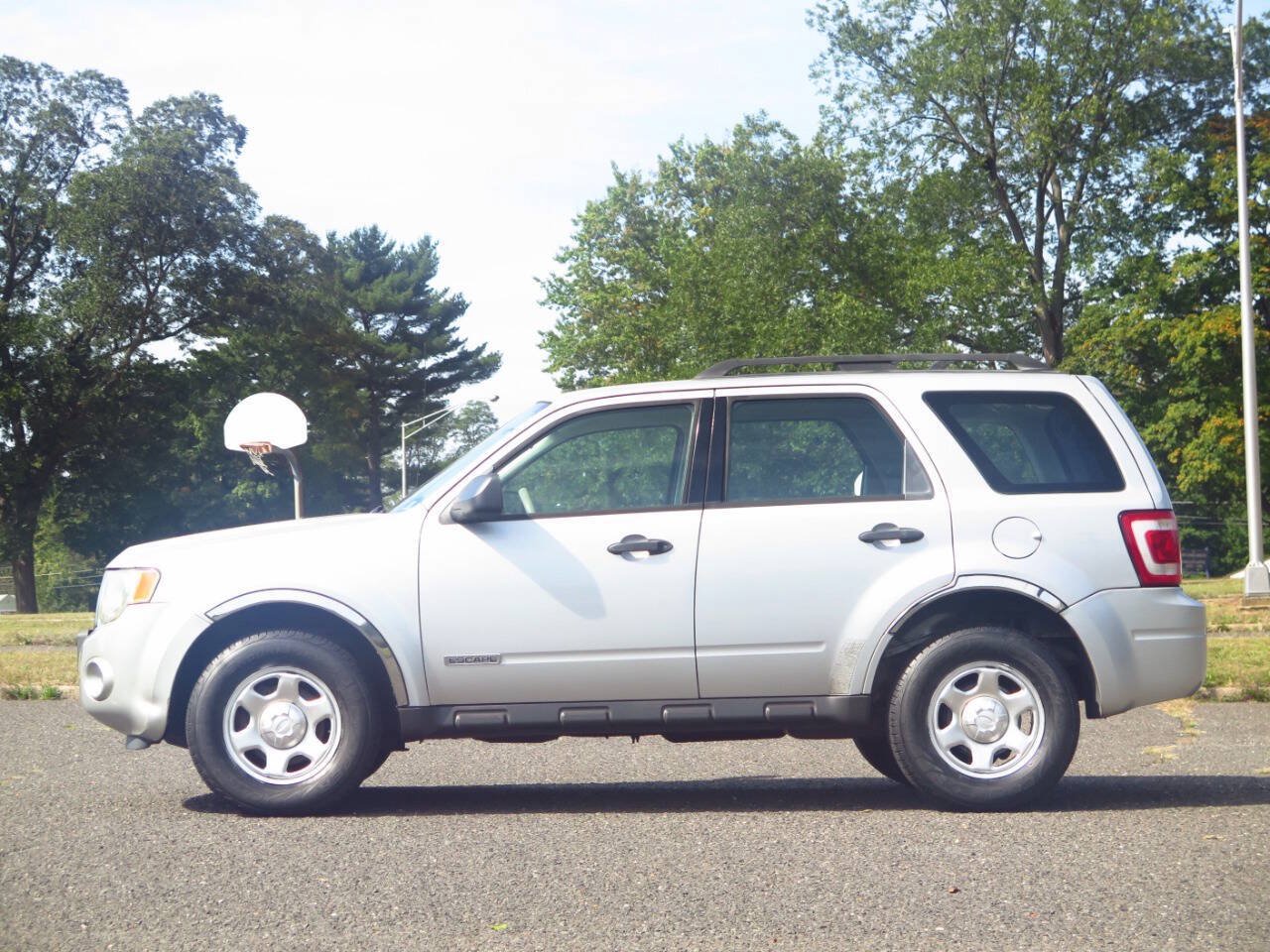 Used 2008 Ford Escape XLS FWD image 2