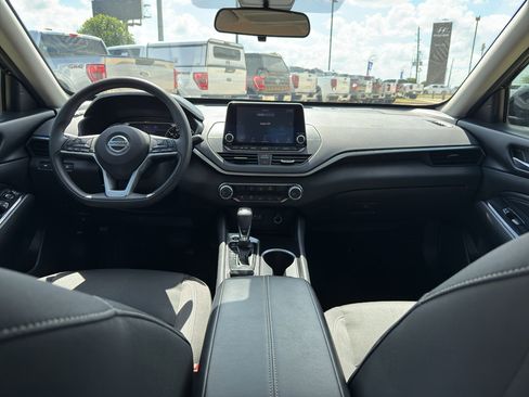 Used 2021 Nissan Altima 2.5 SV FWD image 11