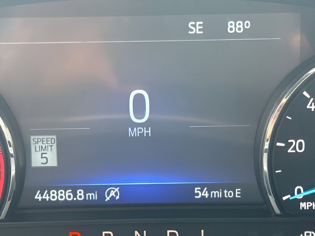 Used 2024 Ford Explorer XLT w/ Equipment Group 202A AWD/4WD image 18