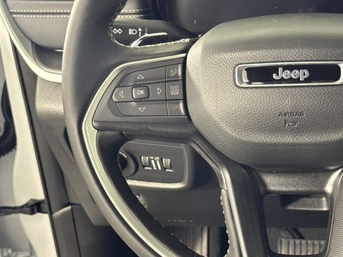 New 2025 Jeep Grand Cherokee L Altitude image 14