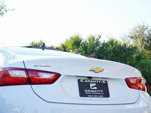 Used 2022 Chevrolet Malibu LS FWD image 9