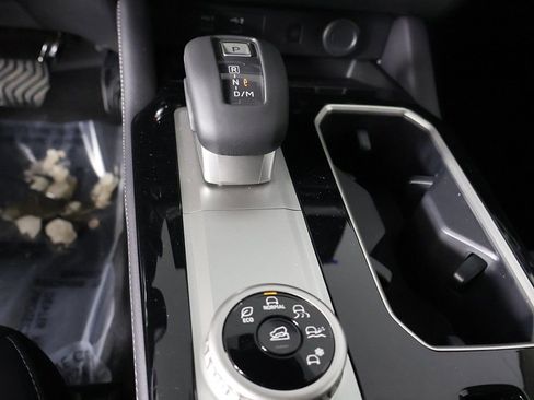 New 2026 Mitsubishi Outlander SE image 45