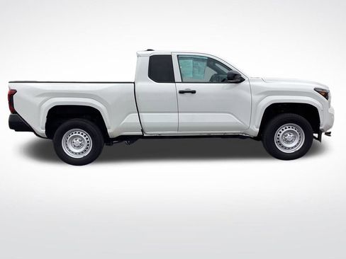 Used 2024 Toyota Tacoma SR image 12