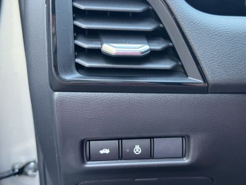 New 2026 Nissan Sentra SV w/ SV Convenience Package FWD image 6