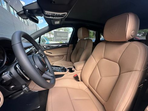 New 2026 Porsche Macan AWD/4WD image 5